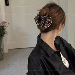 ジャスミン ~ 初秋の雰囲気感 ~ 手作り豹紋系花サメクリップ後頭部ヘアピン新髪飾り髪飾り