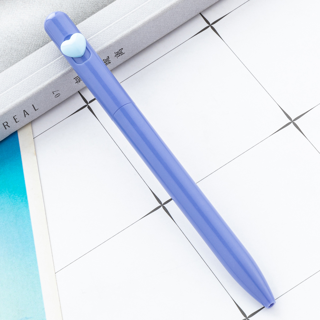 Nuevo bolígrafo de amor giratorio multicolor, papelería de oficina, bolígrafo de plástico para estudiantes, bolígrafo de promoción de regalos publicitarios