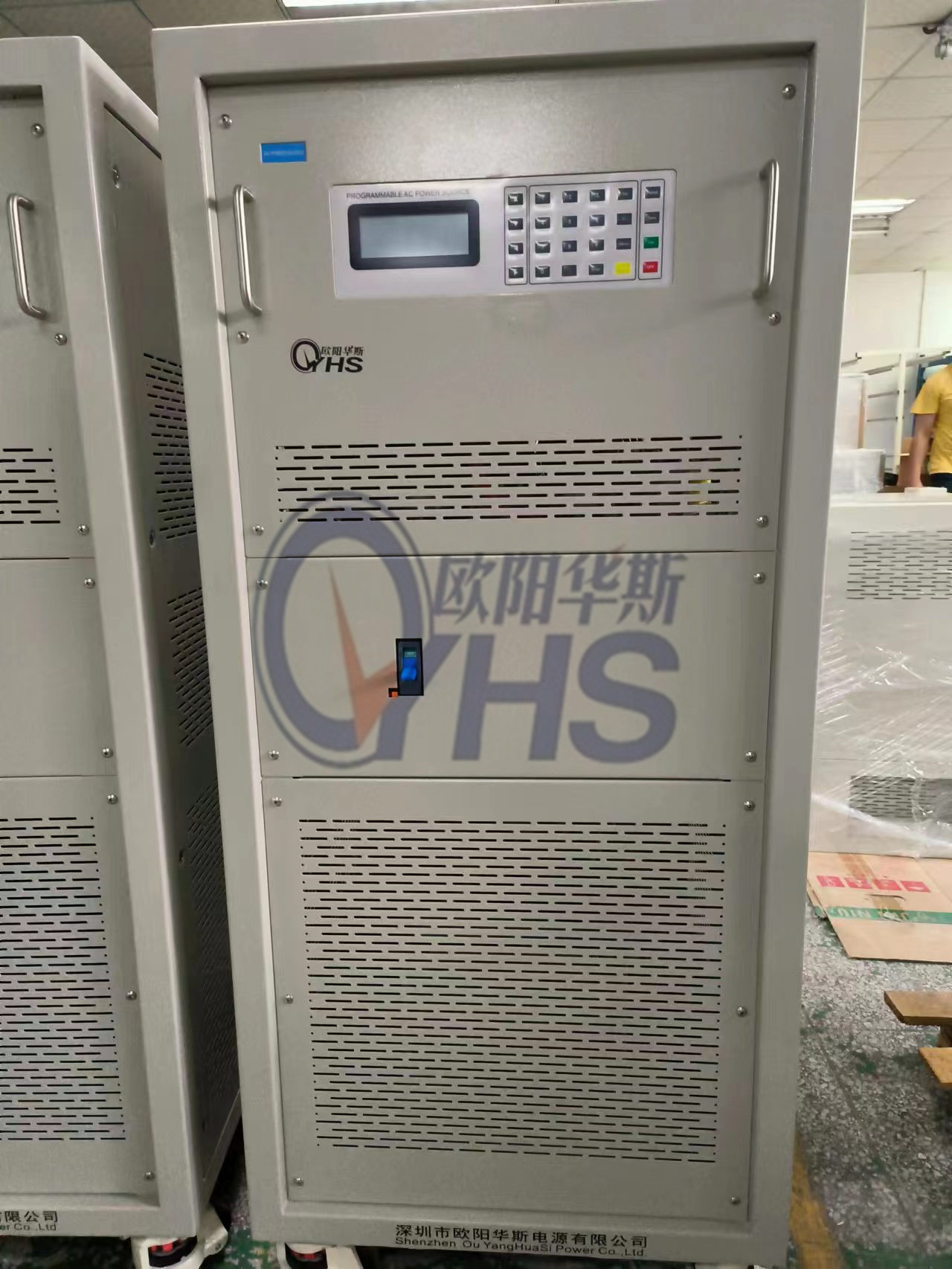 ŷ����˹45KVA�̿ر�Ƶ��Դ�����������ޣ����0-300V�����ɵ�