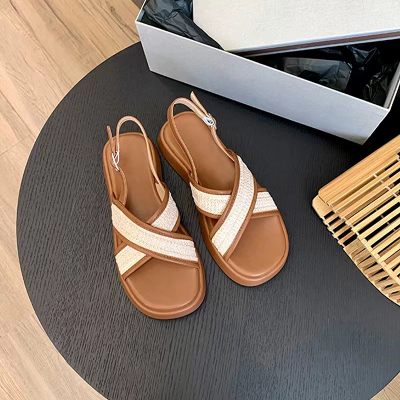 2023 новые слипоны с толстой подошвой, женская модная летняя верхняя одежда в Instagram, Милые Пляжные Нескользящие сандалии с героями мультфильмов