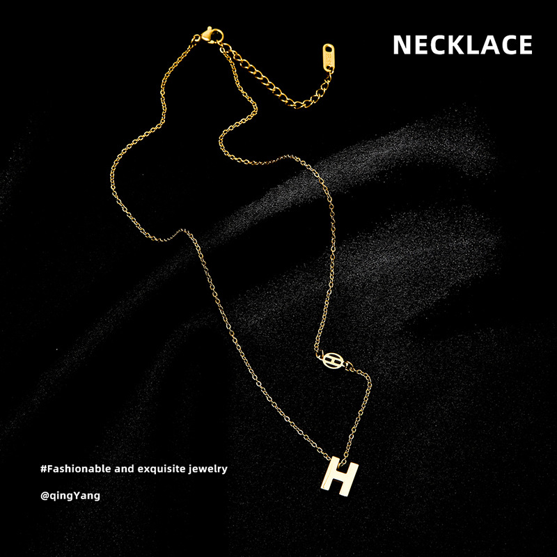 Korean Version Of The Simple Titanium Steel Necklace Female 18k Rose Gold Four-leaf Clover Shell Pendant Ins Tide Net Red Explosion Style Collarbone Chain