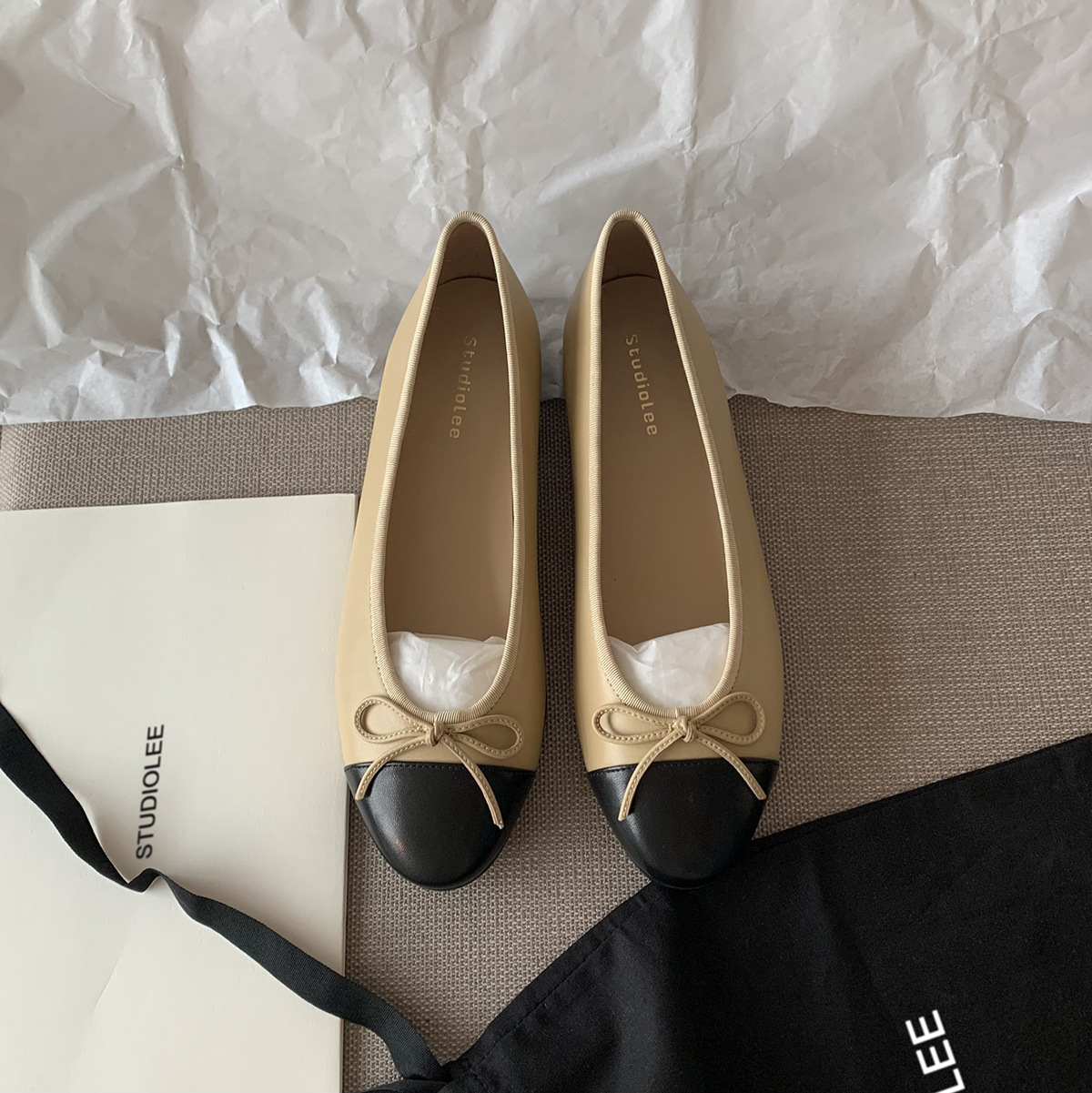 Inventario de estilo francés pequeño arco de estilo casual de color combinado pequeño cabeza redonda Maryline ballet elegante zapatos individuales