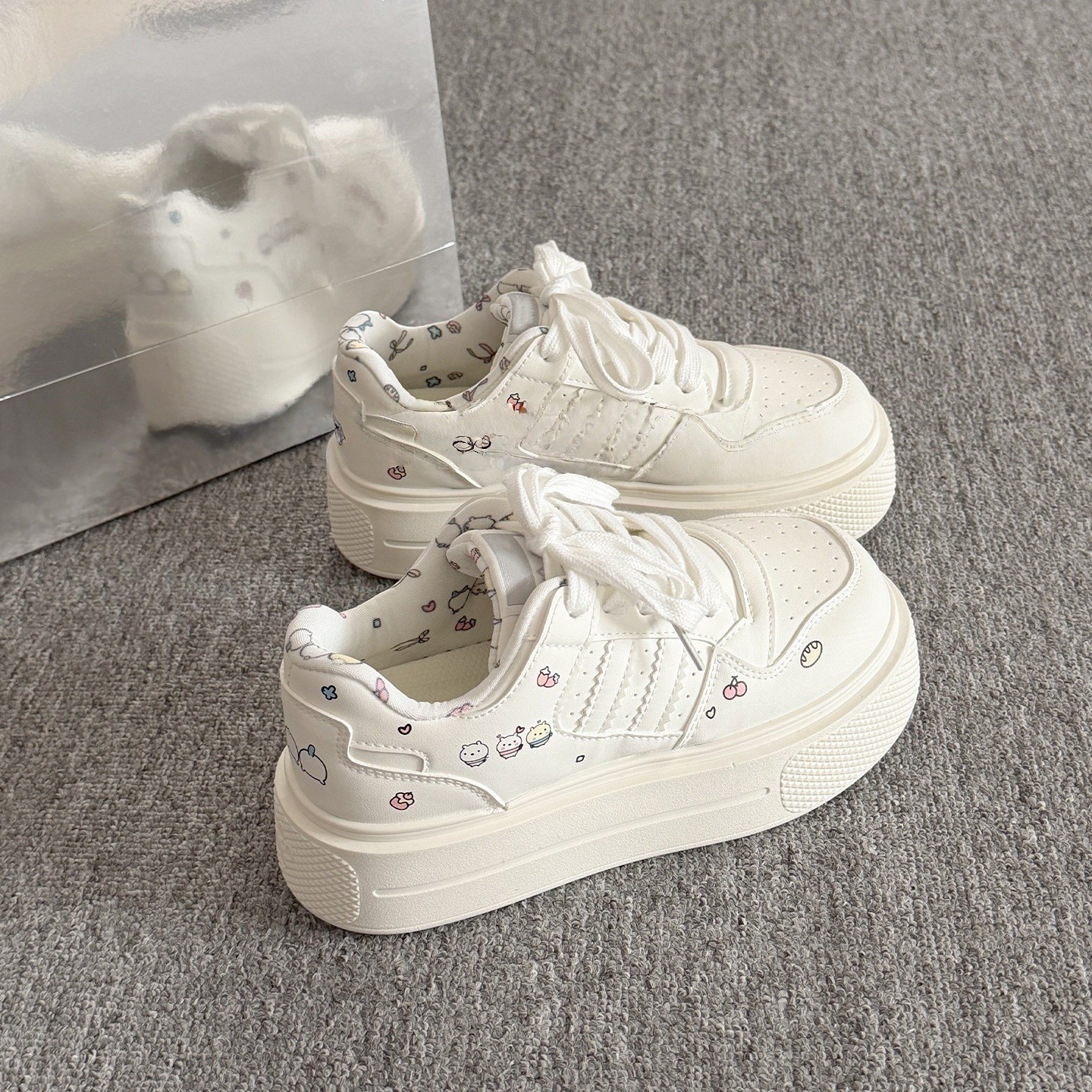 Thick-Soled White Sneakers for Women, 2026 Spring New Style, Versatile Casual Shoes for Students, Height-Increasing Loafers for Petite Women