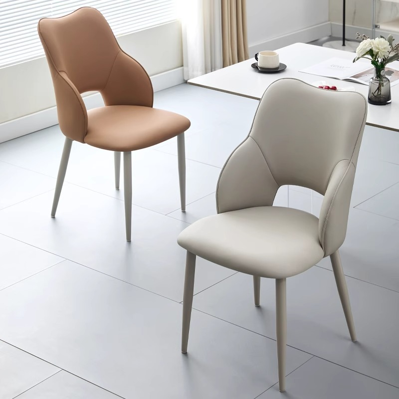 Taburete de lujo ligero minimalista italiano, silla de respaldo, silla de comedor de celebridades de Internet para el hogar, silla de estilo crema de alta calidad, simplicidad moderna