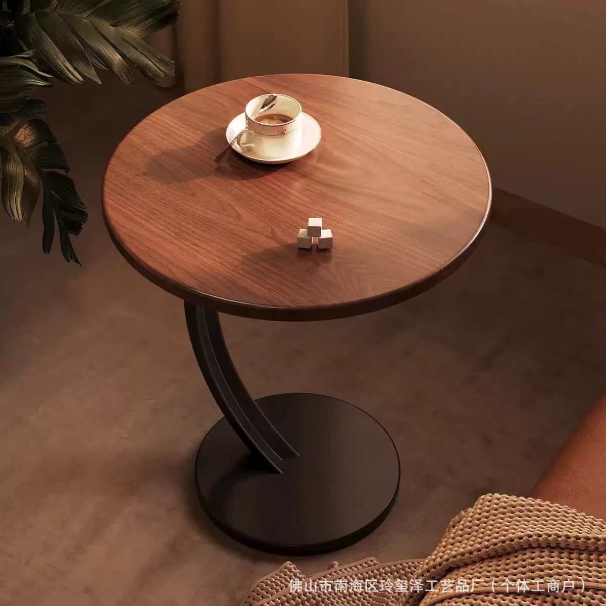 Приставной столик из орехового дерева, небольшой столик, журнальный столик, боковой шкаф для дивана, мини-круглый столик интернет-знаменитостей, угловой столик для гостиной, столик для хранения, прикроватная тумбочка