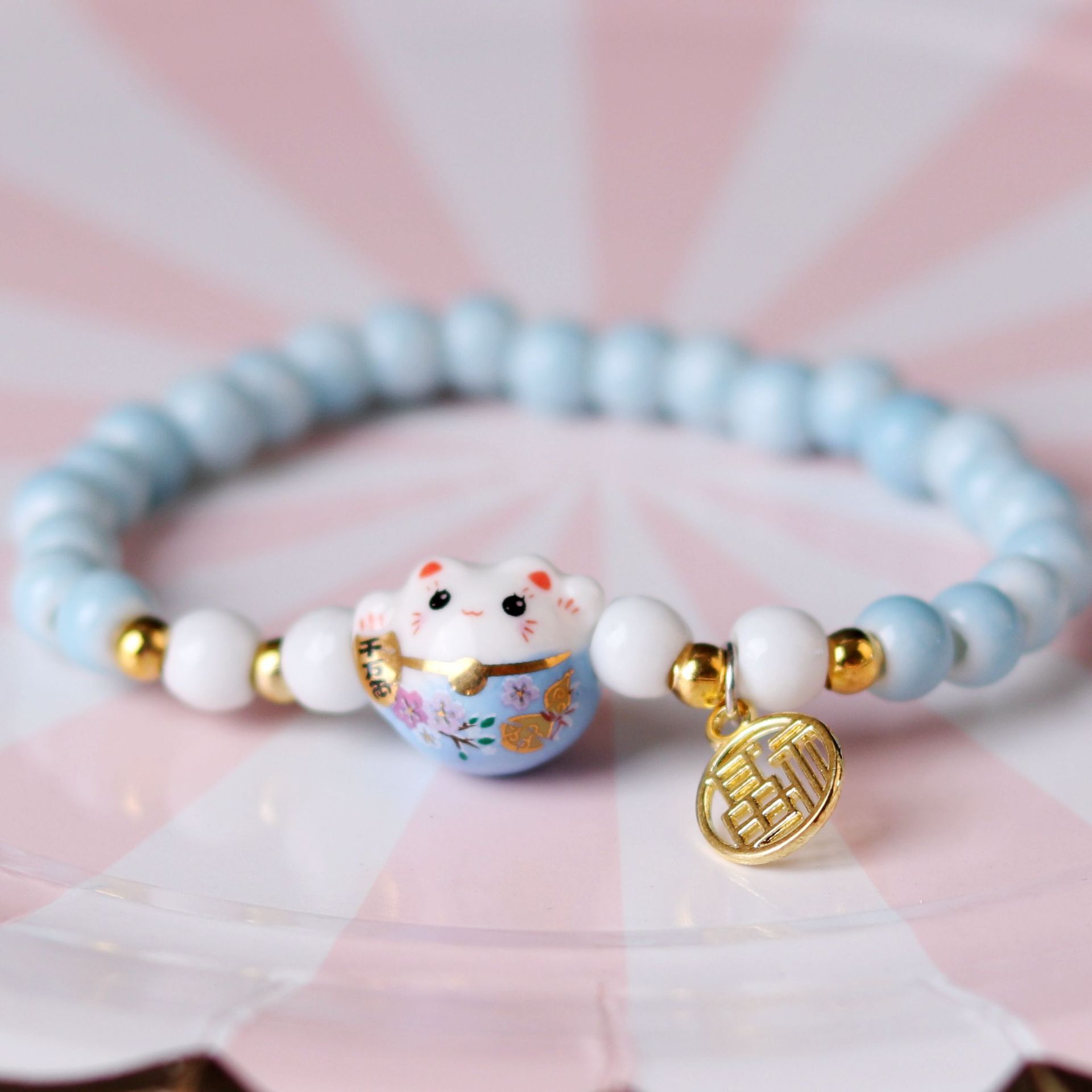 손으로 그린 골드 럭키 캣 (스카이 블루)