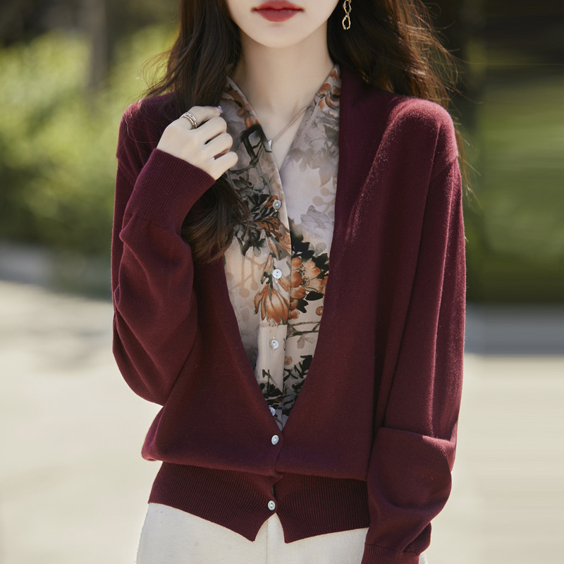 Ink Painting Imperial Concubine Collar Fine Imitation Wool Knitted Women's Cardigan V-Neck Color Split Fake Two-Piece Long-Sleeved Loose Sweater Jacket