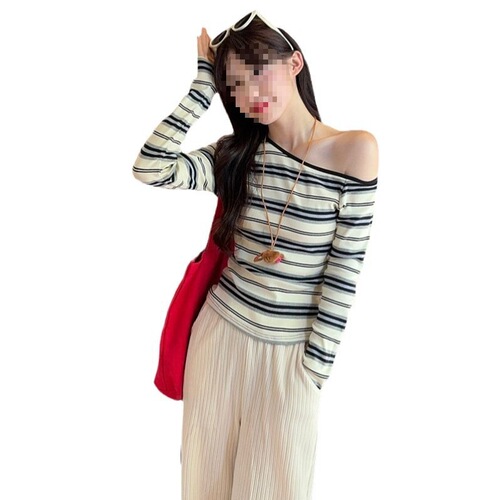 Women's Striped Long-Sleeve T-Shirt 2024 Autumn New Style, Elegant and Versatile, Asymmetrical Shoulder, Student-Friendly, Fitted and Slimming Top, Trendy