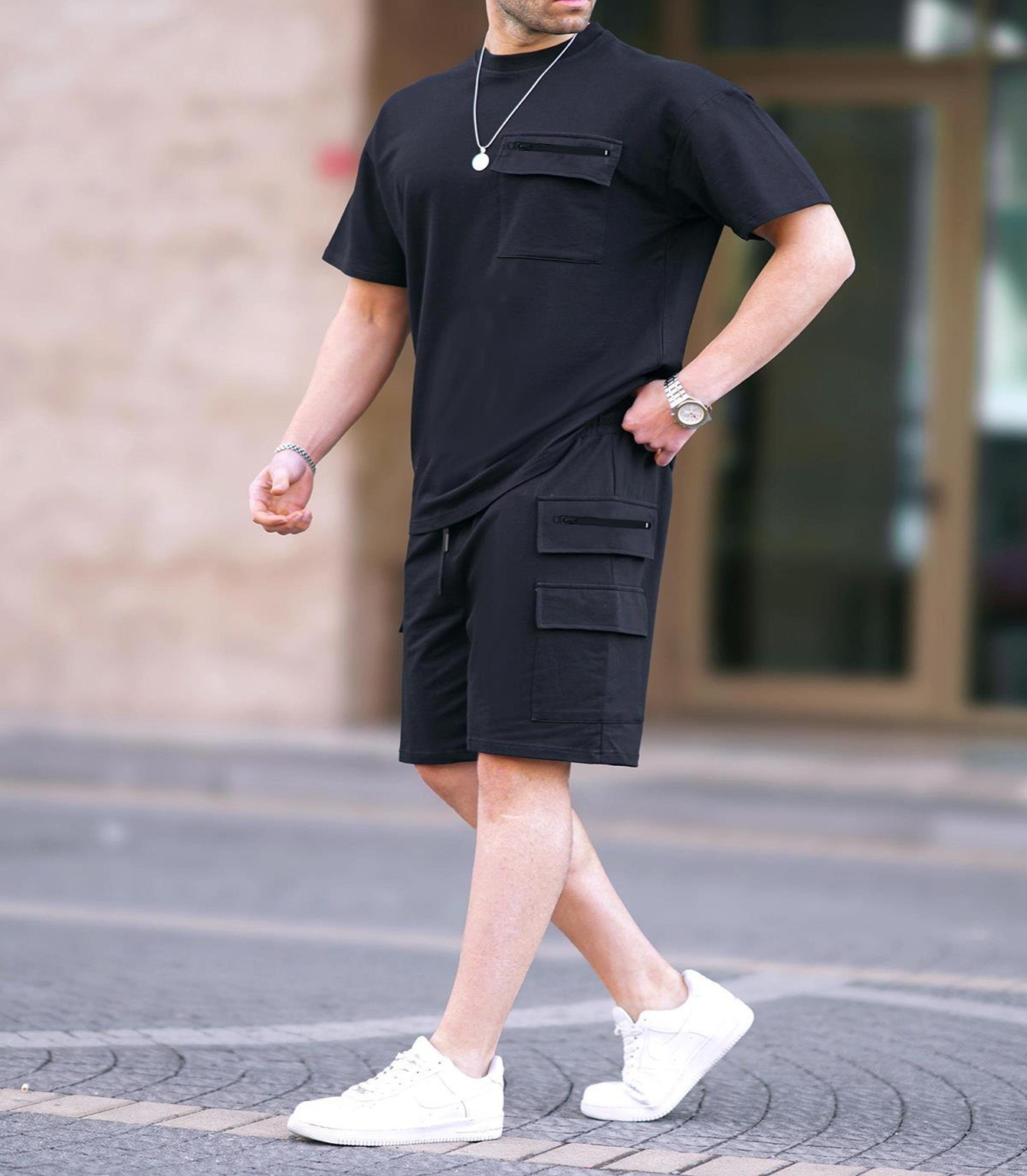 검은색