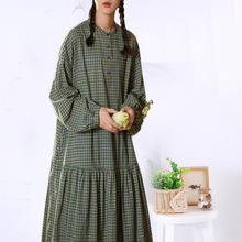 日系减龄格纹棉质长袖连衣裙春秋薄款宽松大摆裙森女系中长衬衫裙