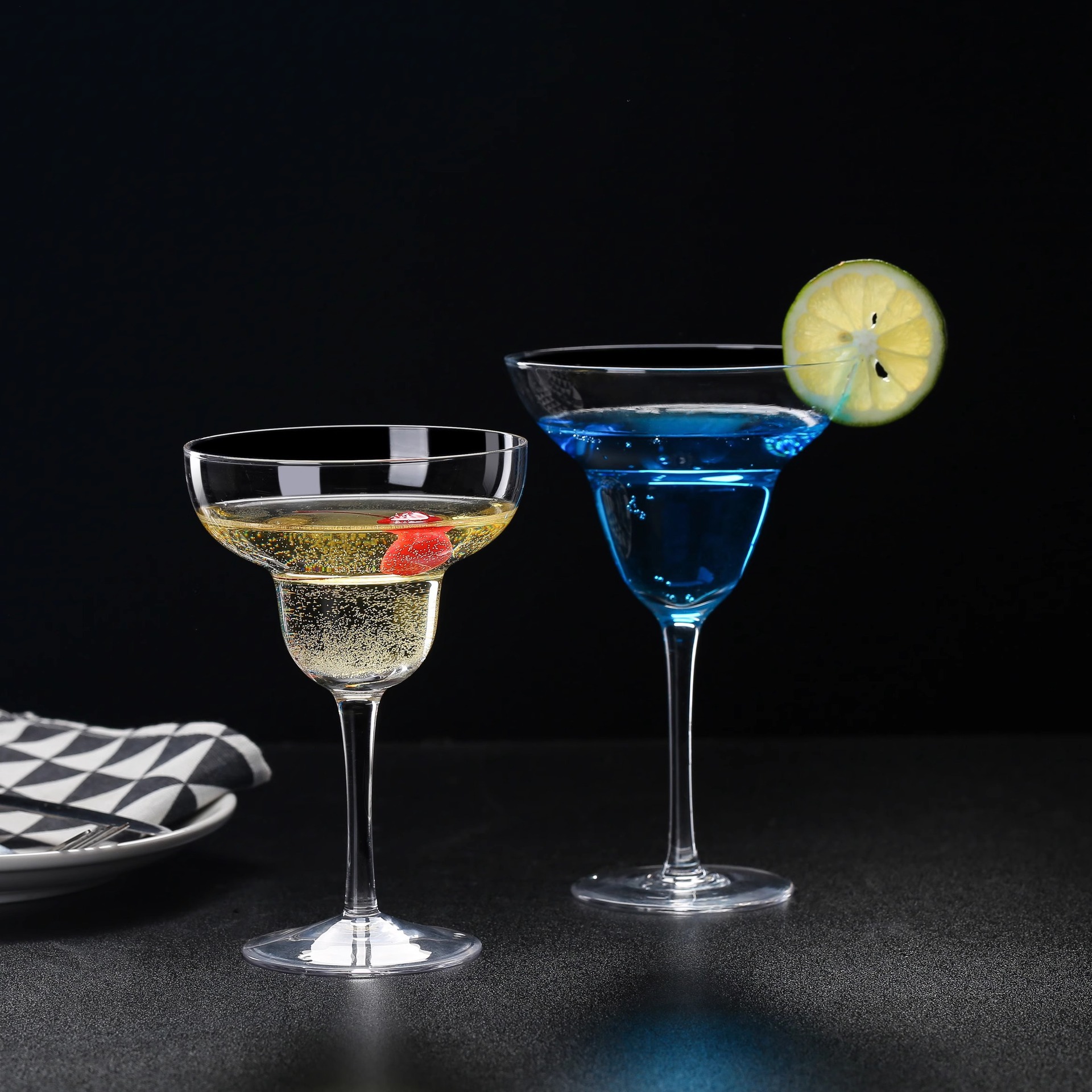 Copa de vino tinto de cristal de pie alto Copa de vino Copa de champán de vidrio Copa de cóctel Copa Martini LOGO imprimible