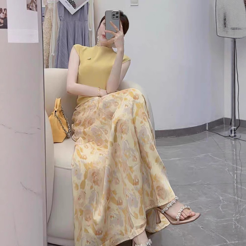 Summer Suit for Women 2026 New Model, Perfect for Important Occasions, Beautiful Yellow Sleeveless Waist-Cinching Top and Slim-Fit Skirt Two-Piece Set