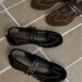 小众平底休闲百搭单鞋