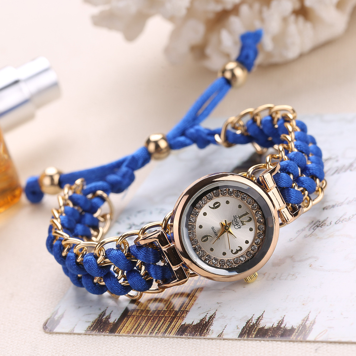 Quadrante piccolo di vendita caldo con orologio intrecciato con diamanti, orologio da donna al quarzo con corda retrattile alla moda_voghion.com