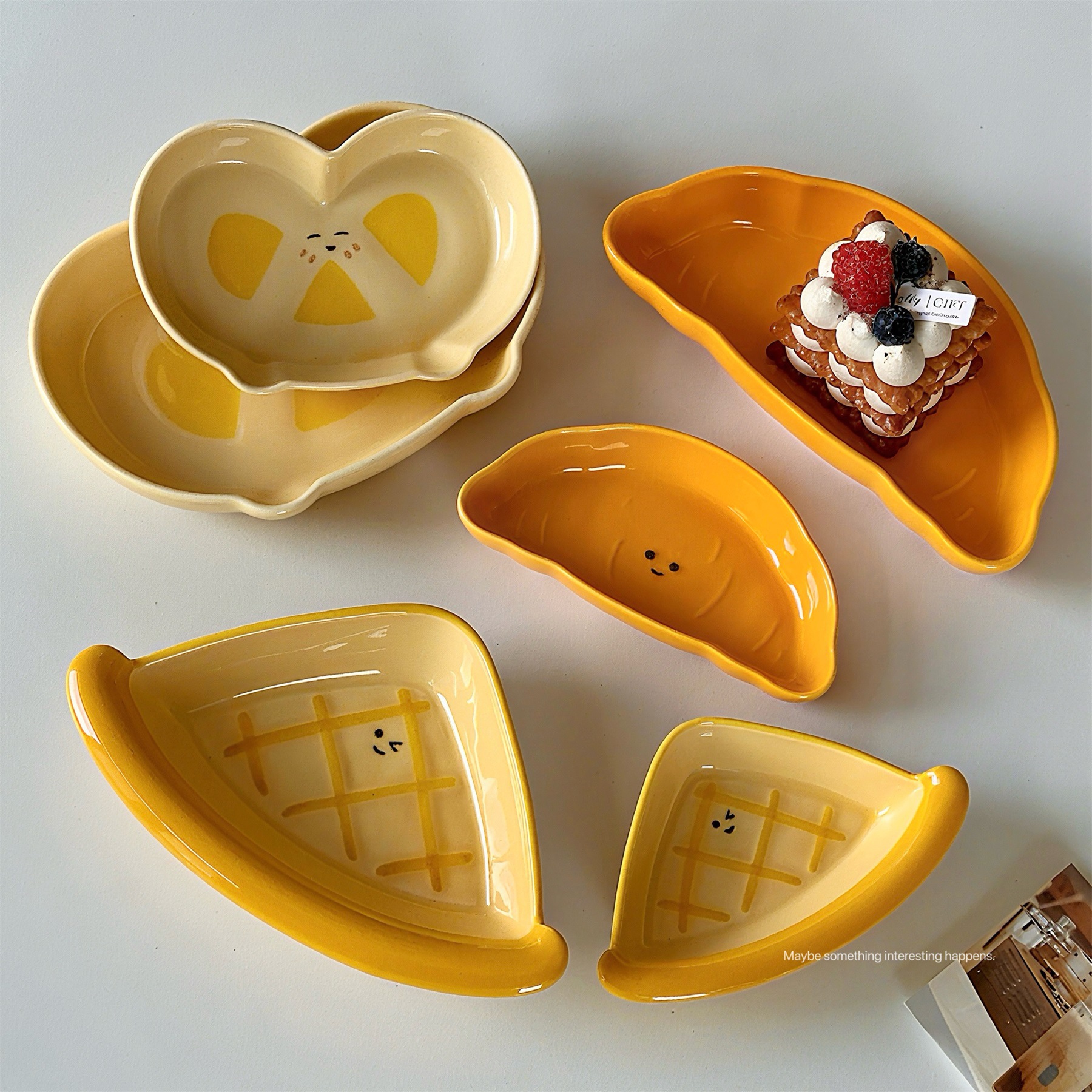 Cute Fruit Plate Tableware Creative Bread Shape Plate Household Salad Fruit Plate Melon Seed Plate Nut Plate Dessert Plate