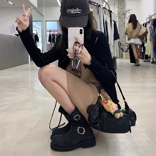 Su Yinyin tiene el mismo estilo de pilas de botas ~ Dunas de arena de tierra de desecho Botas cortas con hebilla de locomotora de suela gruesa súper suave Botas Martin para mujer