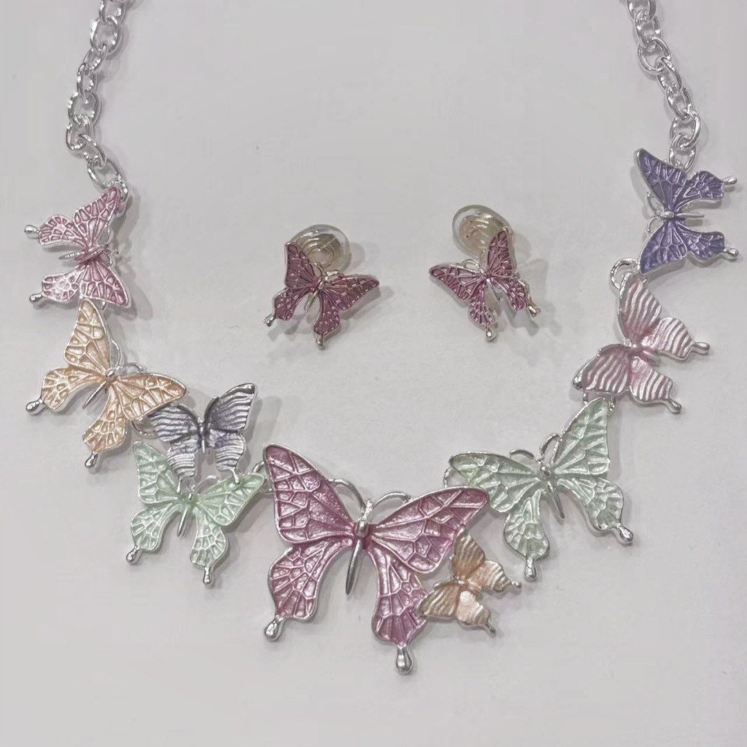 Nuevo conjunto de pendientes de collar de mariposa coloridos transfronterizos europeos y americanos, pendientes pequeños frescos y dulces de moda para mujer, pendientes personalizados