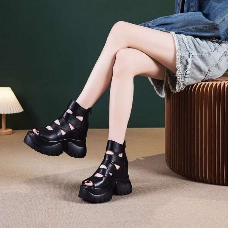 2025 New Summer Soft Leather Outer Sandals, Versatile Platform High-Heeled Women's Shoes, Casual Thick-Soled Hollow Roman Shoes