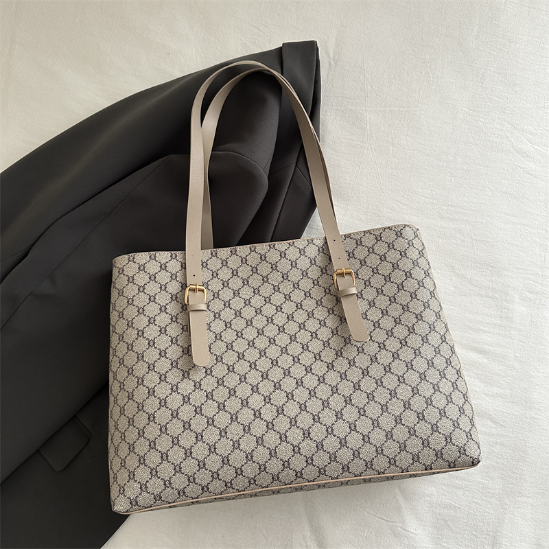 Bolso de moda simple de gran capacidad para mujeres 2024 nueva moda bolso de moda estilo clásico impresión extranjero bolso de hombro retro