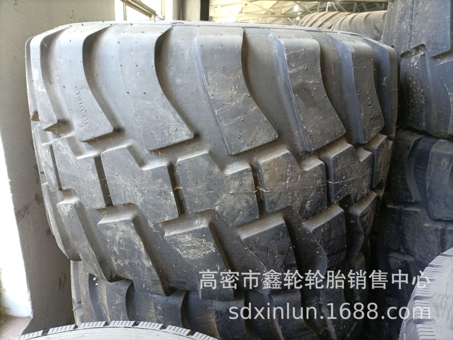 供应拖车650/50R22.5 600/50R22.5 600/55R26.5钢丝轮胎