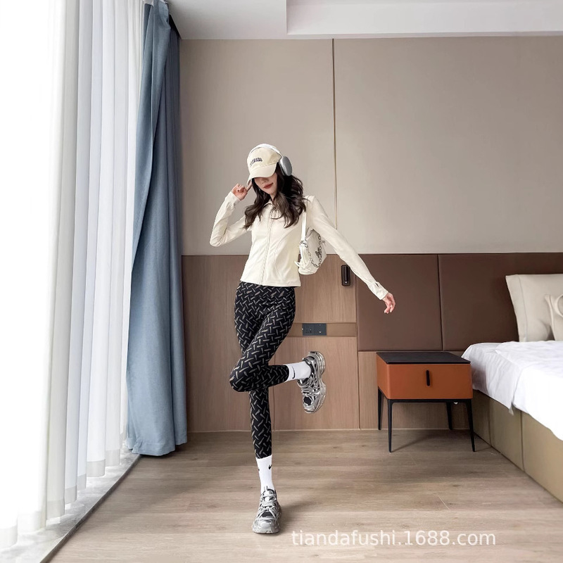 2025 Spring and Summer New Star Point Shark Pants Belly Hip Yoga Pants Slim Leggings Women's Outer Wear Skinny Leggings 2025 Spring and Summer New Star Point Shark Pants Belly Hip Yoga Pants Slim Leggings Women's Outer Wear Skinny Leggings