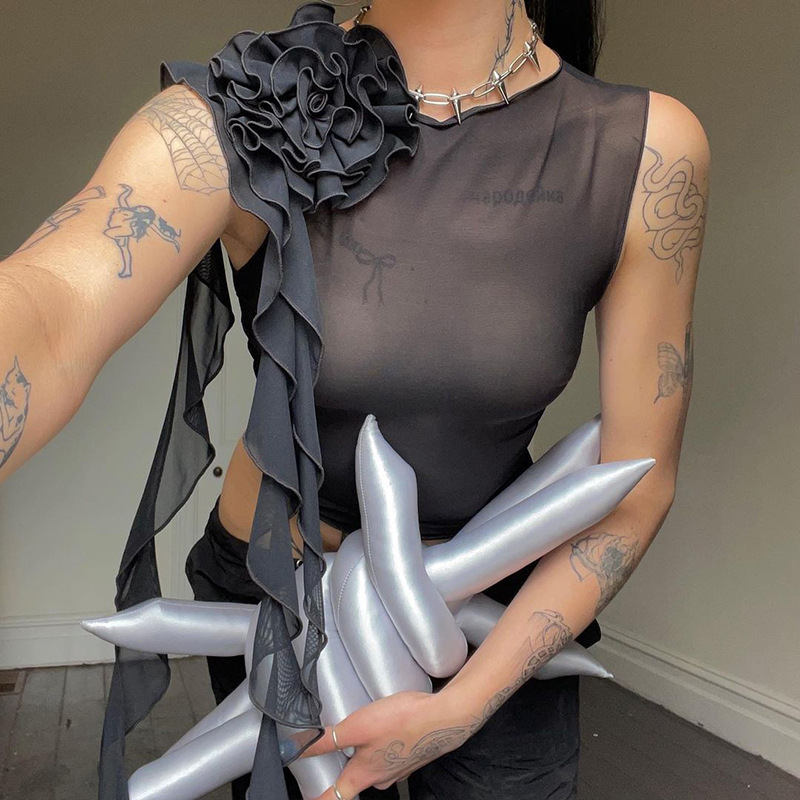 Title 6, Chaleco de diseño nicho con detalles de madera ...