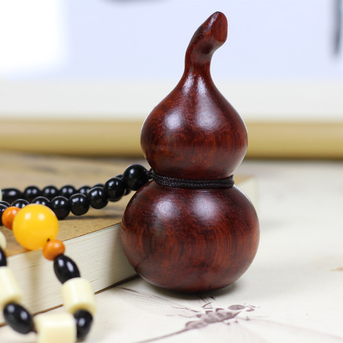 Zitan wood carved small gourd fertility amulet handle pendant, small leaf zitan gourd rearview mirror ornament