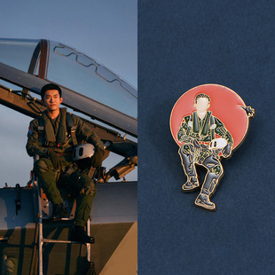 The new Yi Xi Qianxi fan support the brooch pilot's military uniform surrounding national wind metal badge accessories
