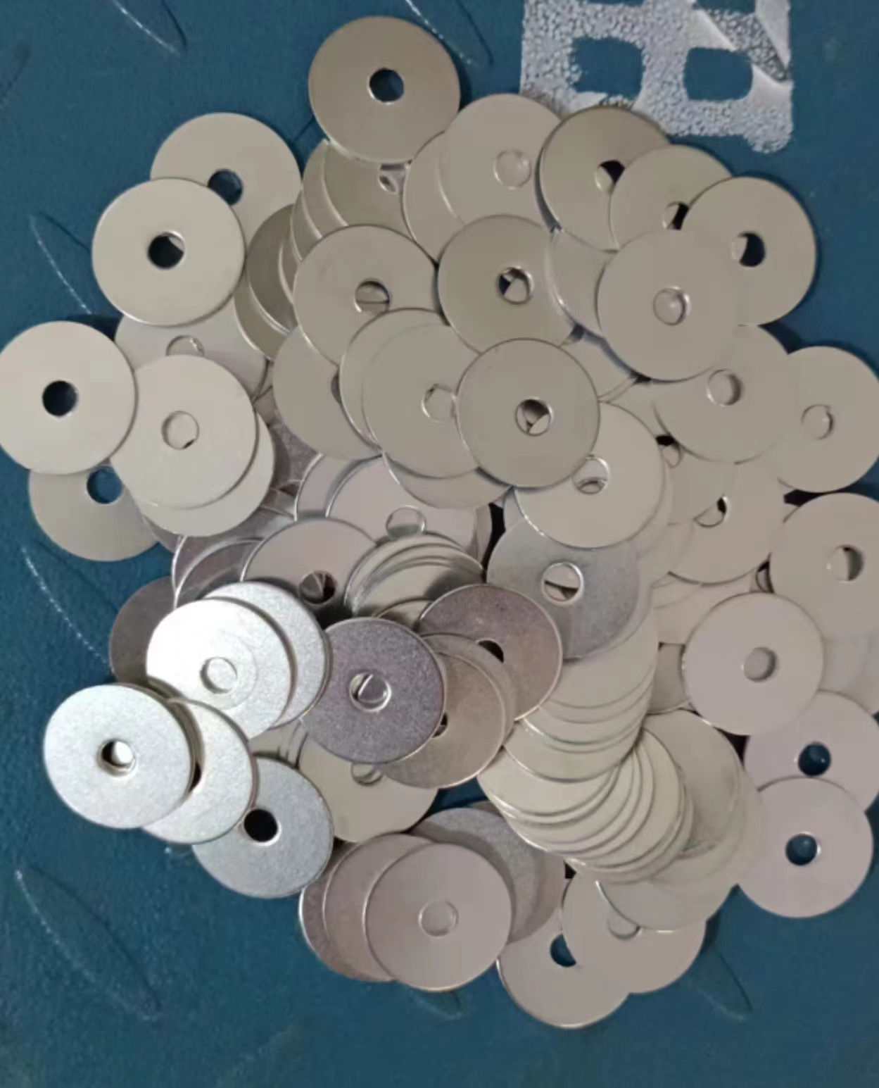 1604aff77357a724a66b91e4354057