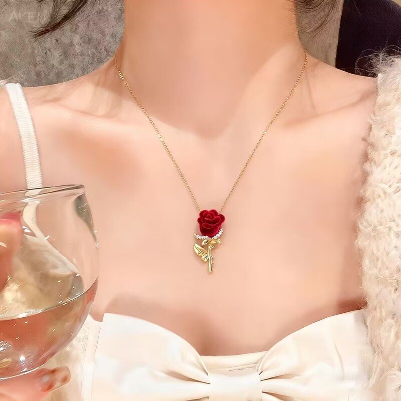 Amazon's New Foreign Trade Red Rose Titanium Steel Necklace Women's Fashion Versatile Copper Micro-Embedded Clavicle Chain High-End Necklace Amazon's New Foreign Trade Red Rose Titanium Steel Necklace Women's Fashion Versatile Copper Micro-Embedded Clavicle Chain High-End Necklace