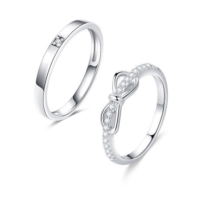 Small design ring with bow