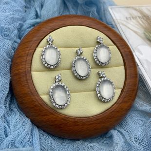 ��Ȼˮĭ��������wͨ͸С�t��ͬ����ʯ�߱��Ƕ�����W�t�Ʒֱ��