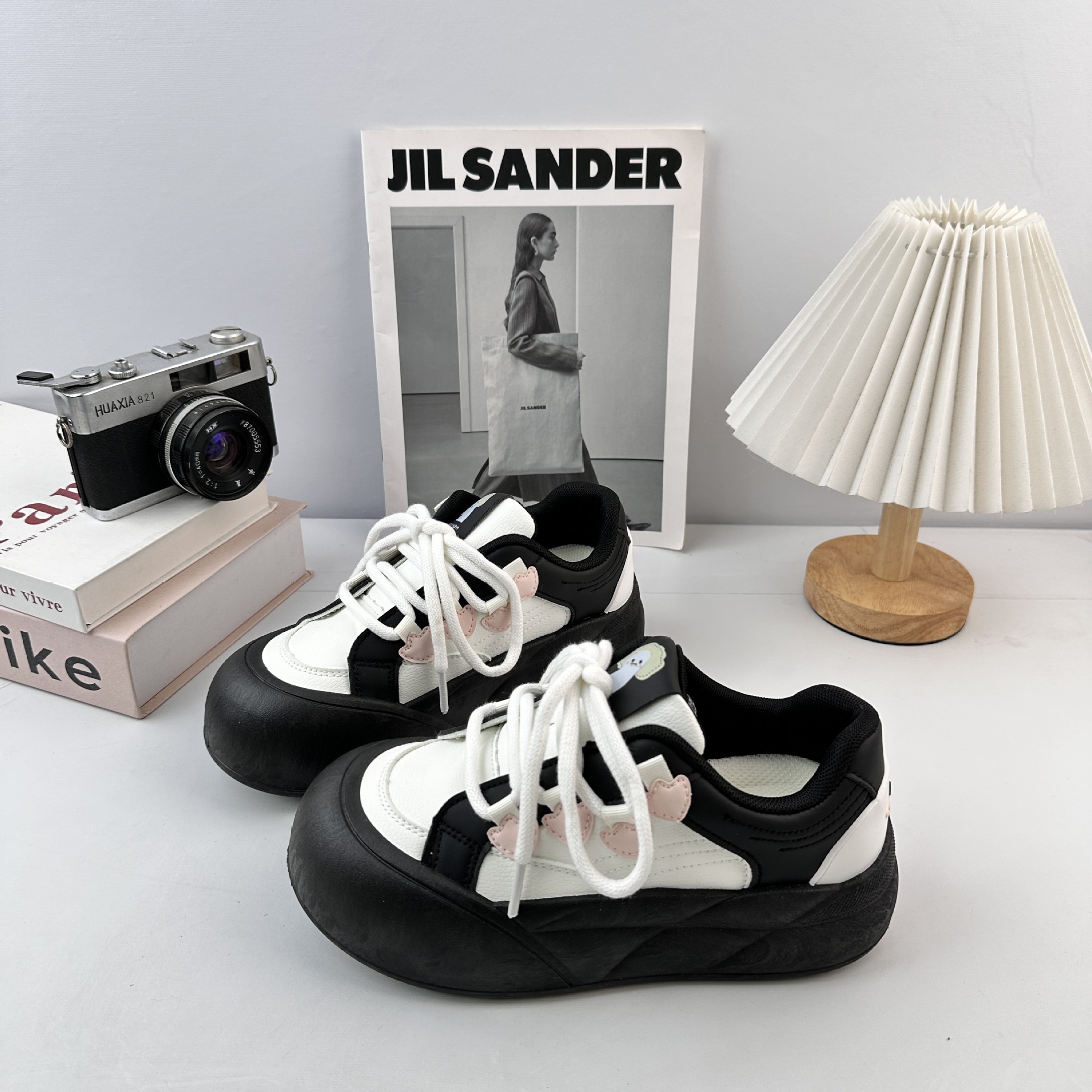Yuanbo versátil zapatos de lona casuales de fondo grueso para mujeres 2025 nuevo primavera y otoño versátil zapatos de pan de nicho casuales