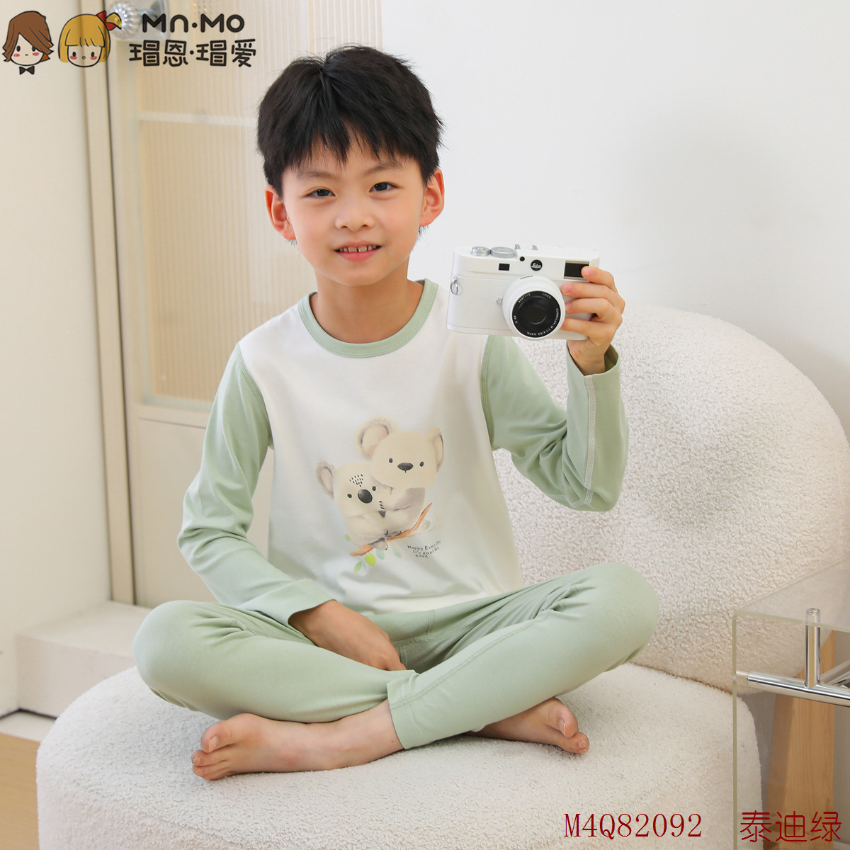 M4Q82092 테디 그린