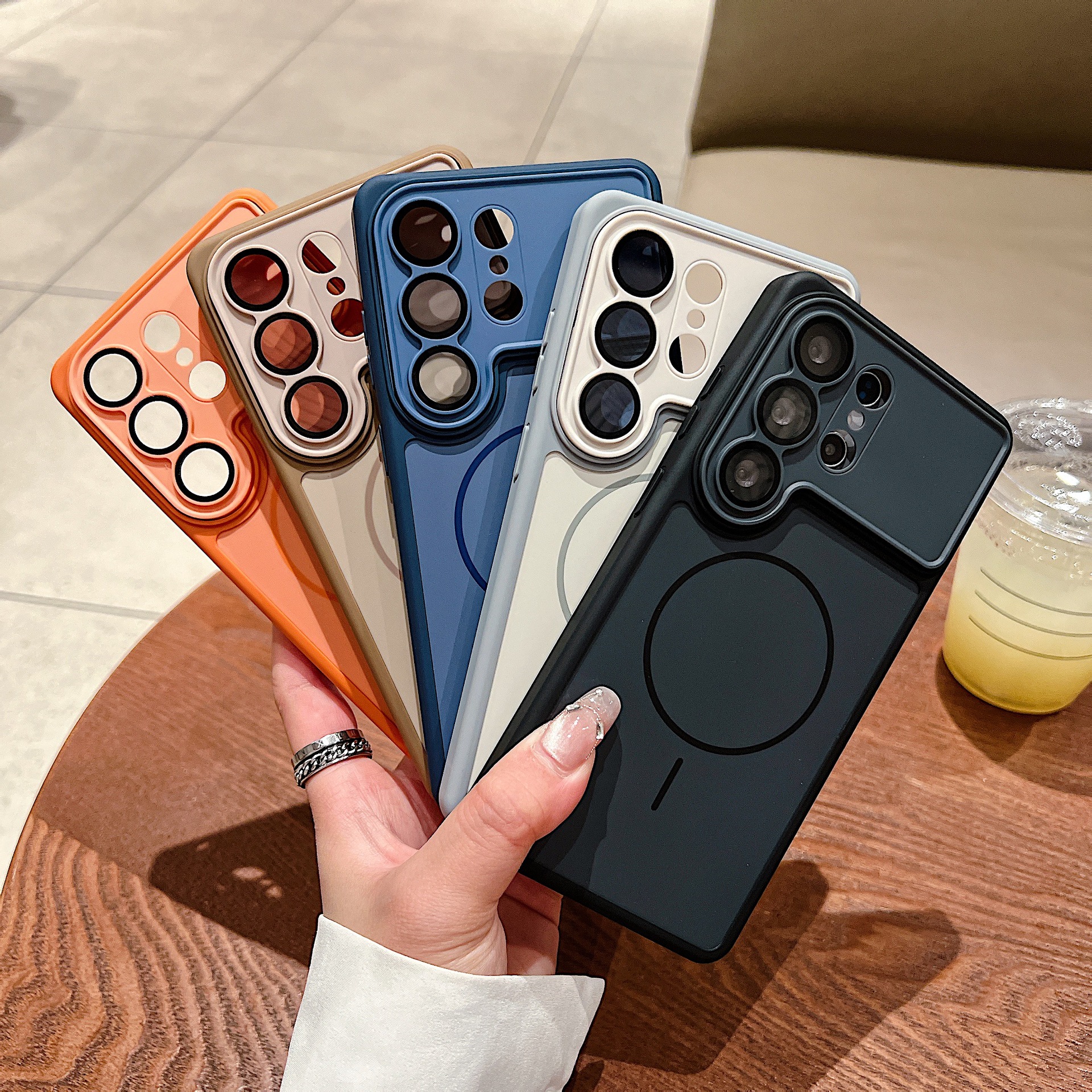 Transfronterizo aplicable Samsung S26ULTRA estuche de teléfono móvil de alto nivel esmerilado color de la piel absorción magnética S26P cubierta de protección contra caídas