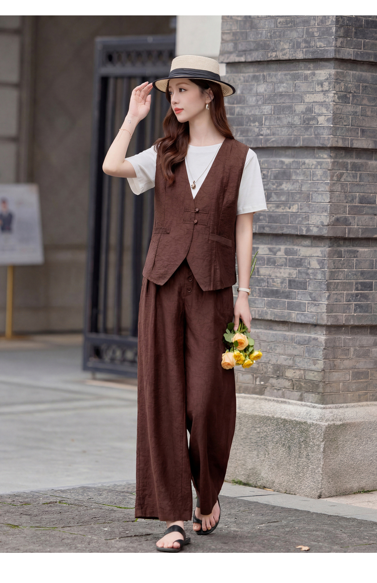 Bộ quần áo nữ hai mảnh gồm áo vest cổ V và quần ống rộng phối đồng bộ — Đỏ nâu, Xanh lông mòng đen chi tiết 19