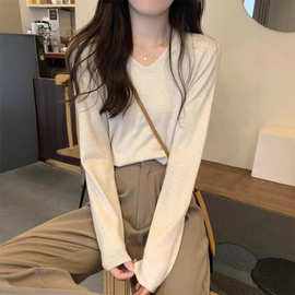 秋冬季2025新款韩版长袖V领套头内搭打底针织衫女宽松毛衣上衣