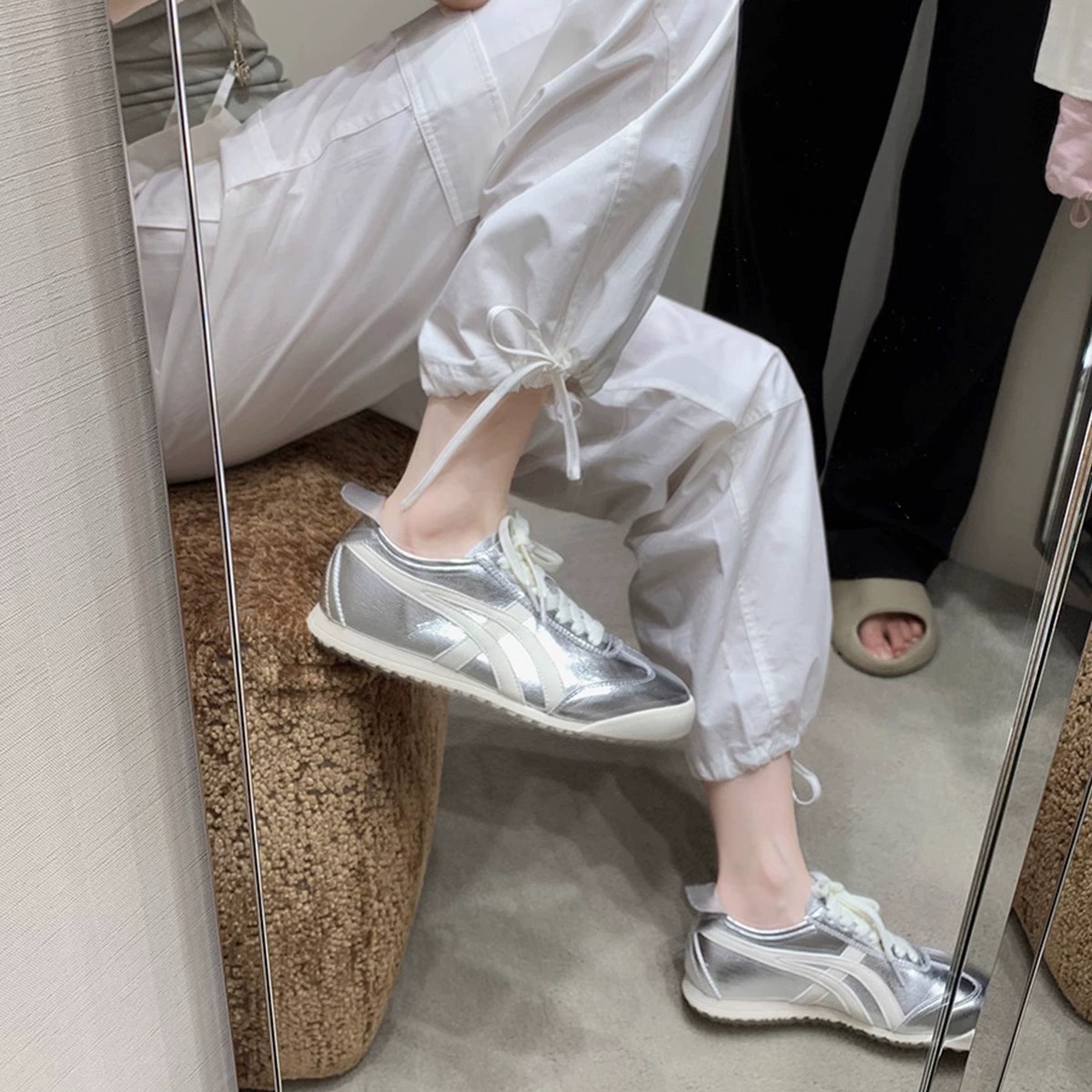 Серебряная обувь Argamble Тренировочные обувь Женская 2024 летняя одиночная обувь дикая ретро плоская белая обувь спортивная повседневная обувь