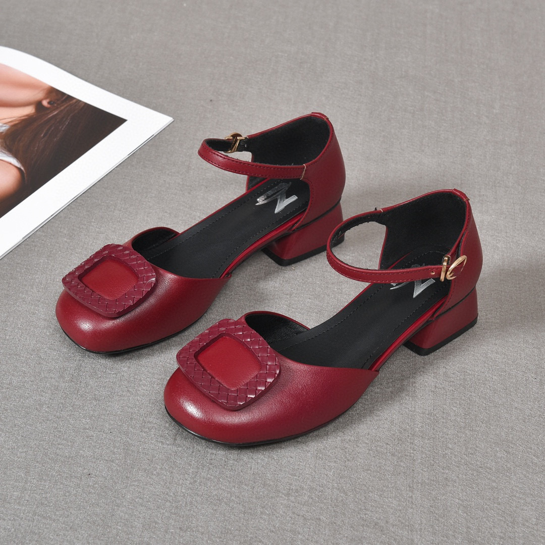 Dép sandal nữ da thật mũi kín gót vuông thấp quai đơn — Màu đen chi tiết 9