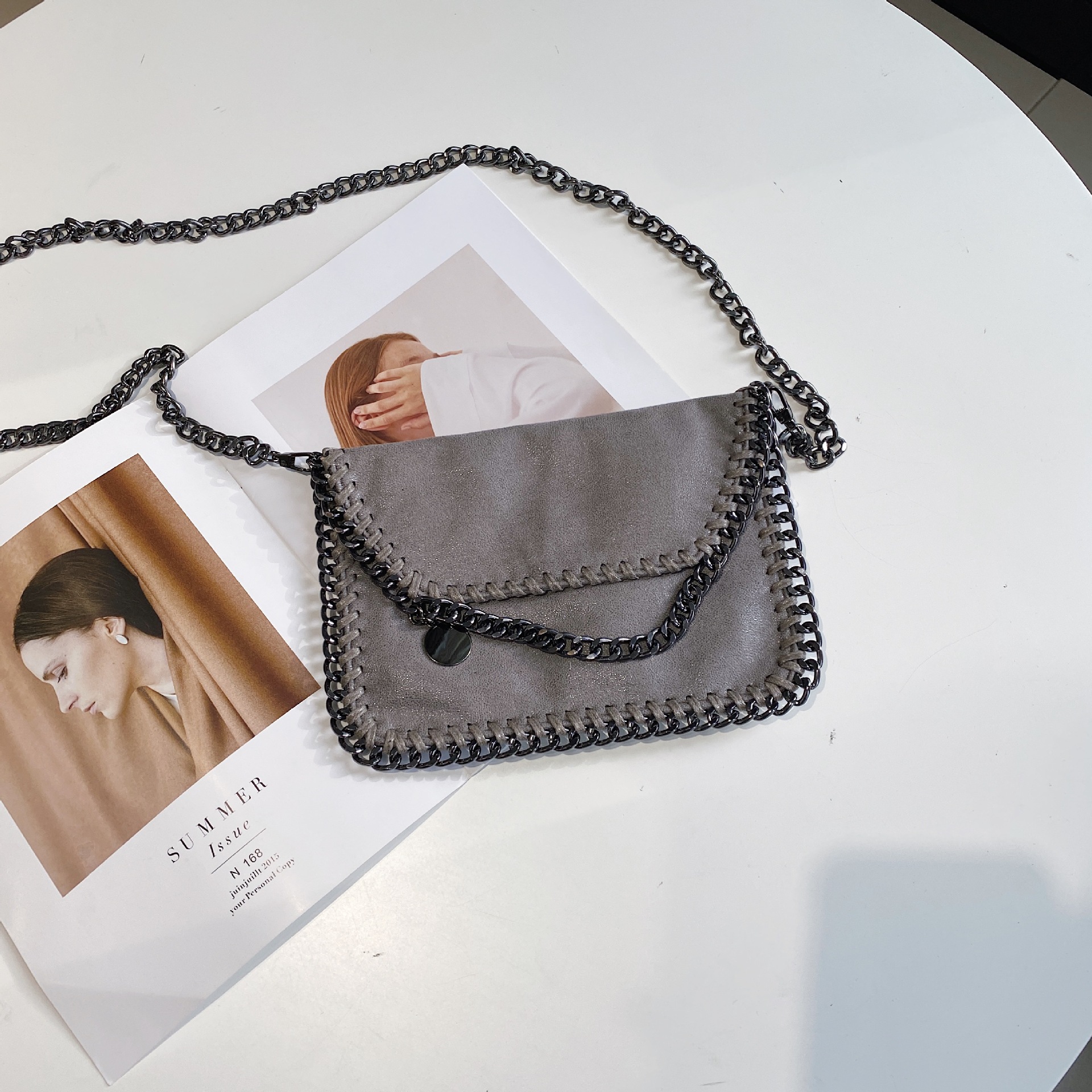 Темно-серый