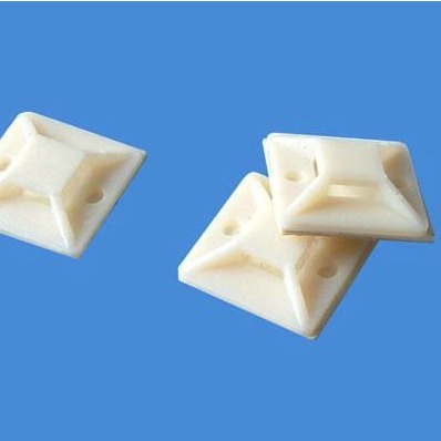 供应40*40MM ABS定位片吸盘 塑料扎带固定座 粘贴式黄胶定位片