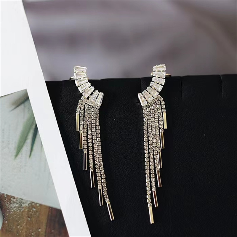 Daily, Street Occasion Alloy Material 1 Pair Lady Classic Style Geometric Inlay Alloy Zircon Drop Earrings