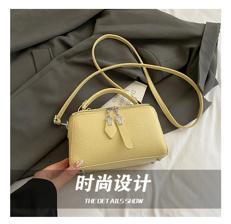 Korean retro fashion hand-held box bag for women 2025 new trendy and versatile small square bag, a niche and simple crossbody bag Item Picture