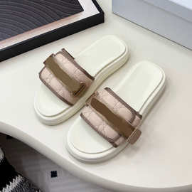 2025春夏季新款时尚一字型软底户外拖鞋女外穿百搭休闲舒适女凉拖