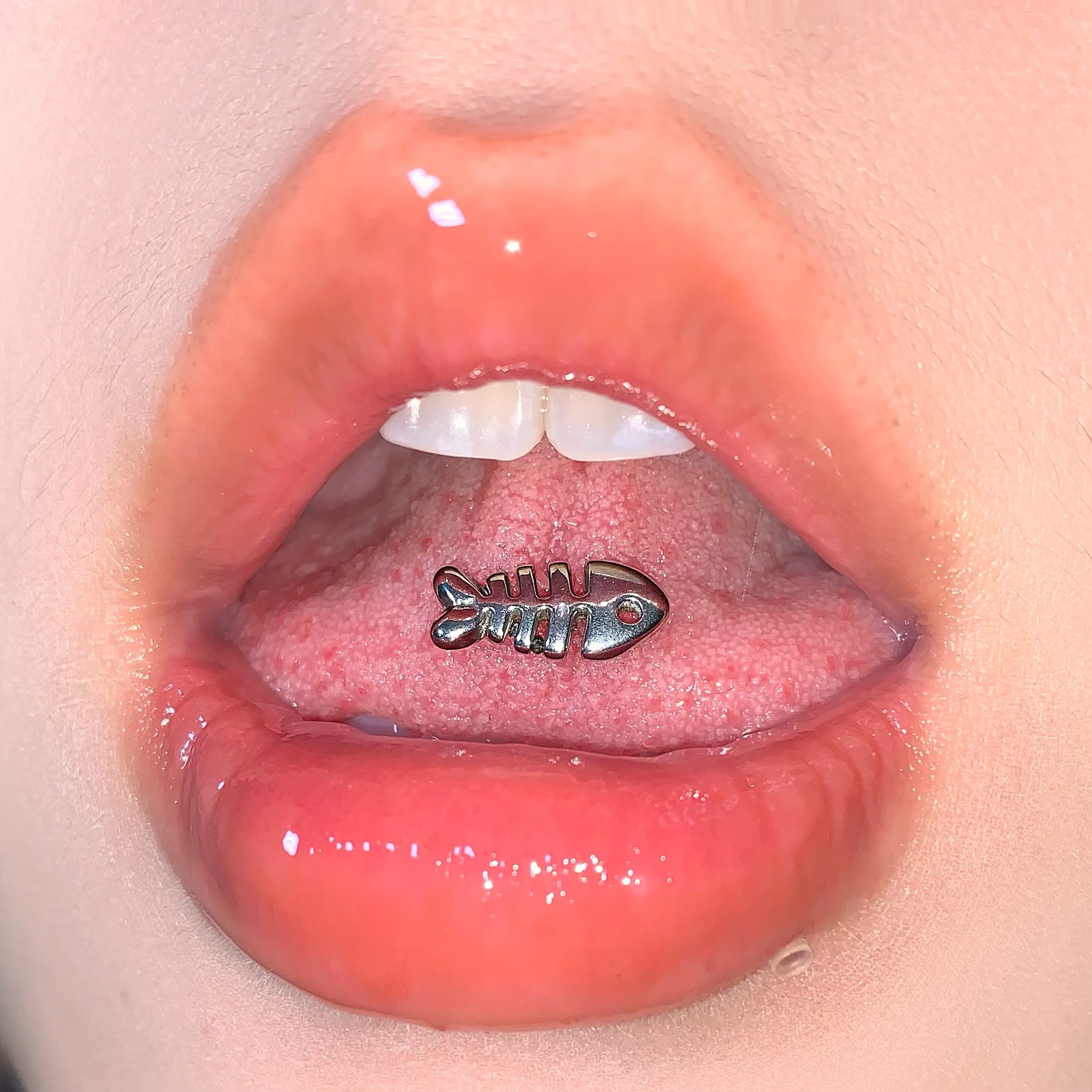 Pointed labret stud close-up product detail