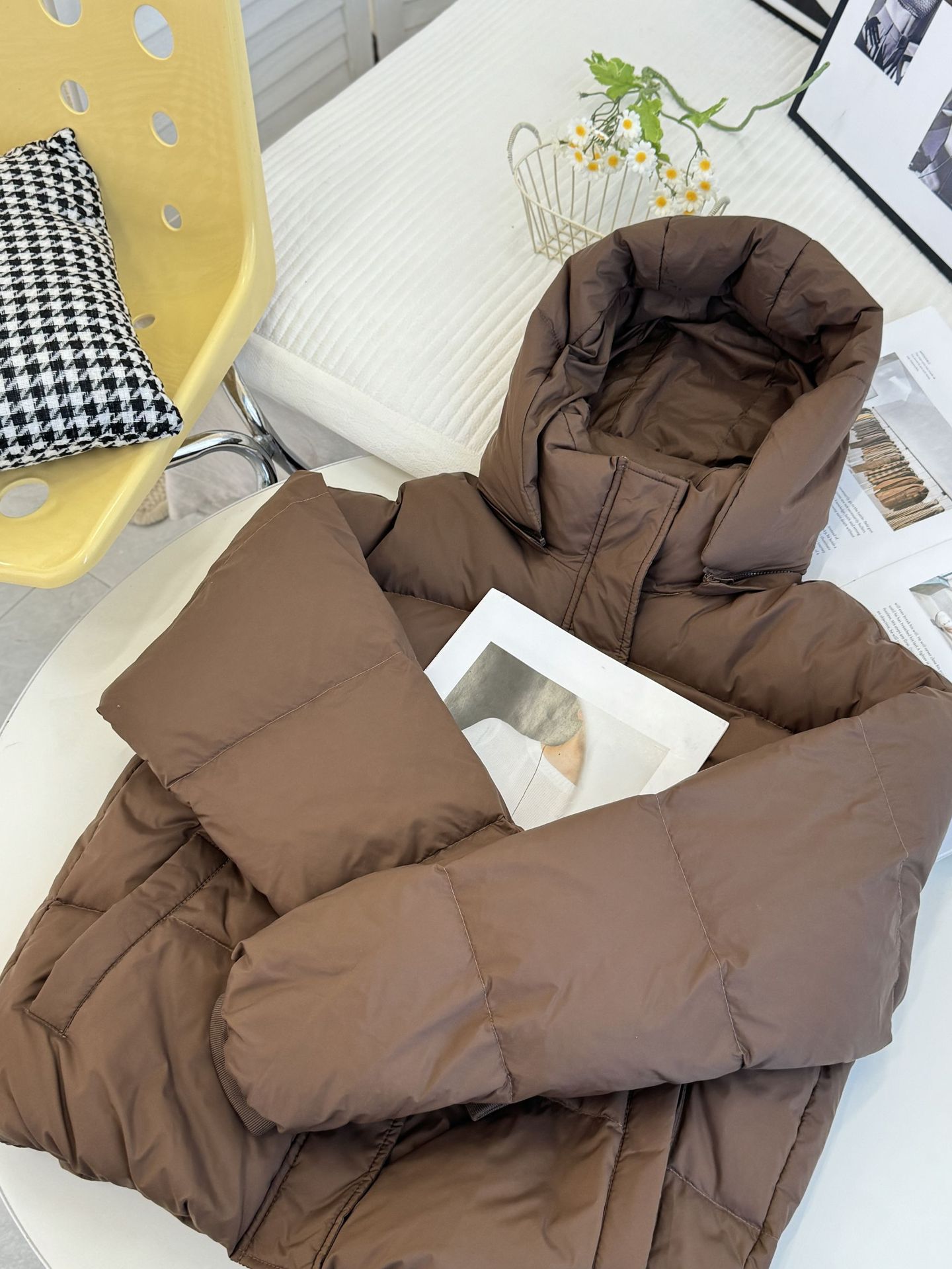 2024 nuevo chaqueta de plumón para mujeres gruesa corta chaqueta de pan pequeño chaqueta de invierno de color sólido