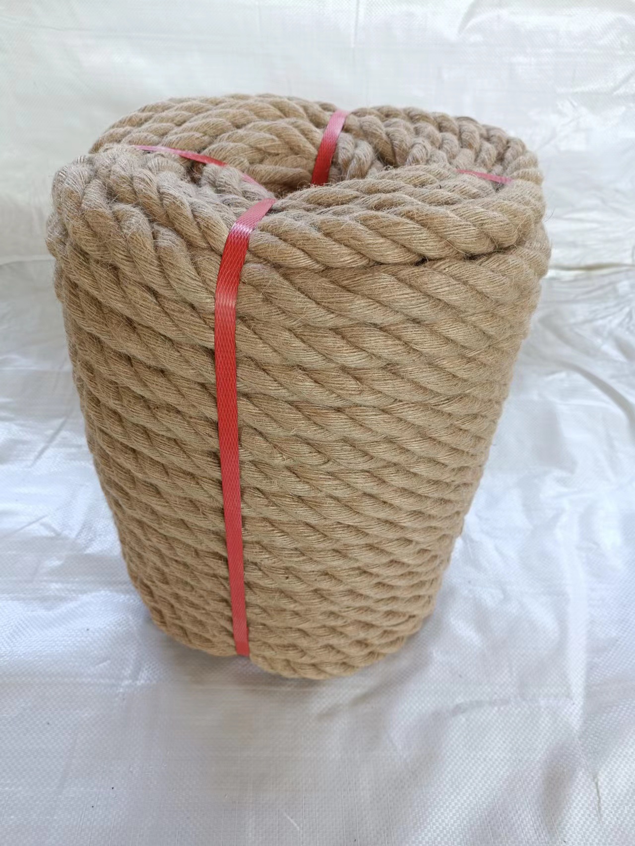 Cuerdas de yute gruesas al por mayor cuerdas de escalada para gatos decorativas trenzadas de escalada de jardinería cuerdas de lino finas atadas de material natural