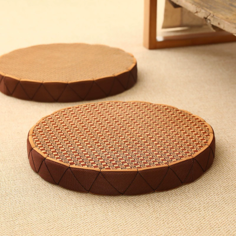 На полу на полу дома татами в японском стиле