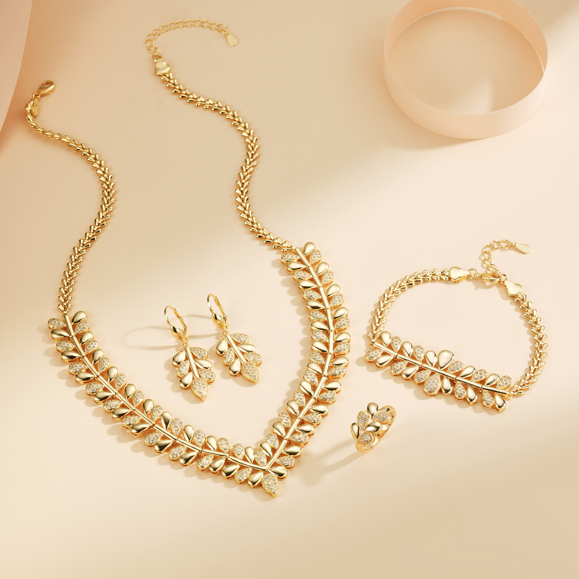 Diseño de moda de alta gama empalme hoja de trigo forma de joyería conjunto pulsera pendientes anillo collar conjunto de cuatro piezas image 3
