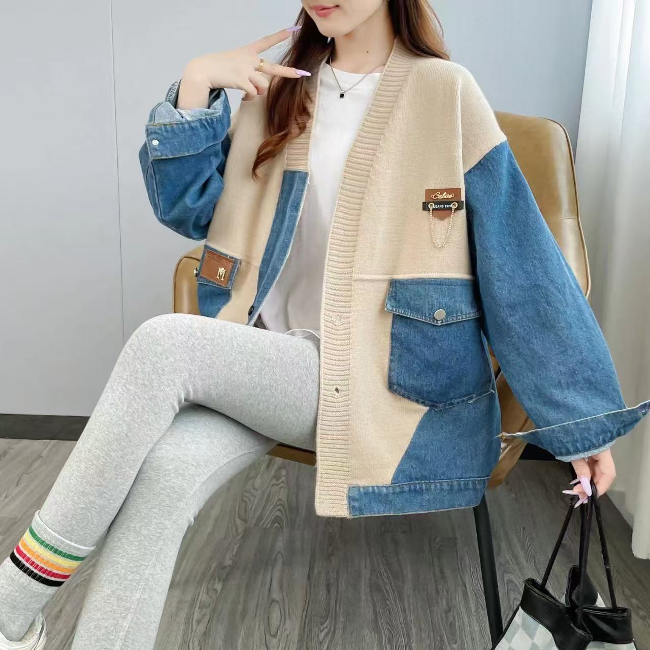 Damenbekleidung Denim-Spleiß-Strickjacke 2024 Herbst und Winter neue lockere Freizeitmode vielseitige Pulloverjacke im Lazy-Style für Damen_voghion.com